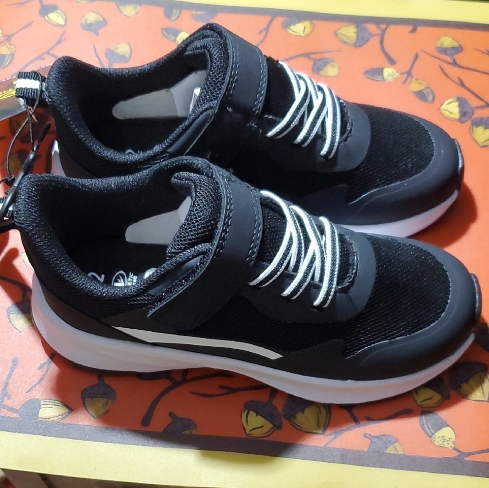 Athletic Works Kids Black and White Sneakers - Picture 1 of 7